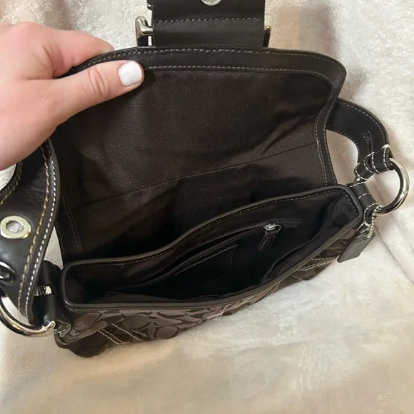 Canvas and Leather Coach Dark Brown Signature Shoulder Bag - Picture 4 of 7